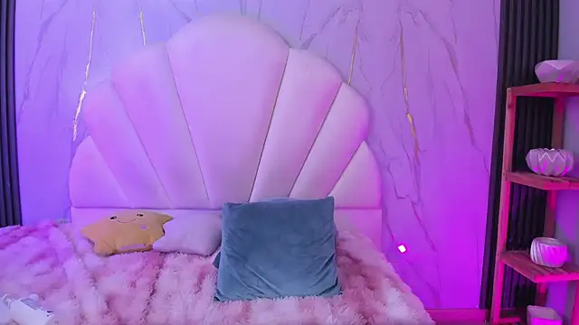 AliiceWonderland_ webcam