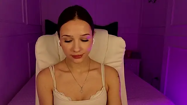 baby_brunettee_ webcam