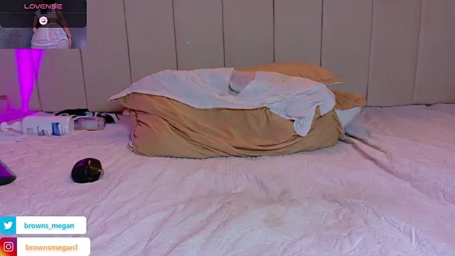 Megan_browns1 webcam