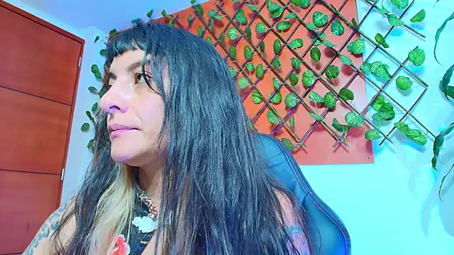 Naughty_Kittenm webcam