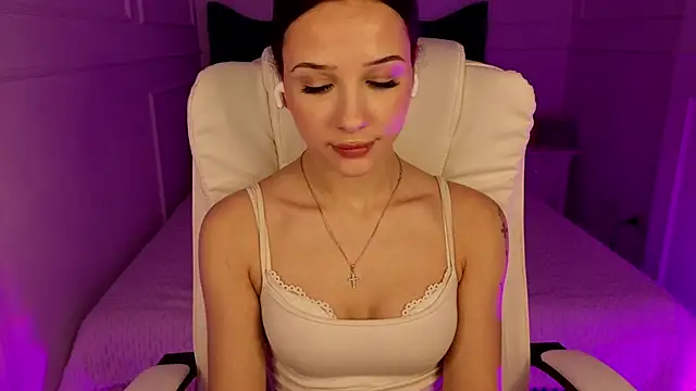 baby_brunettee_ webcam