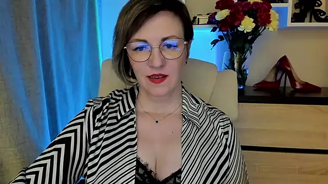 feliziaDesire live sex cam