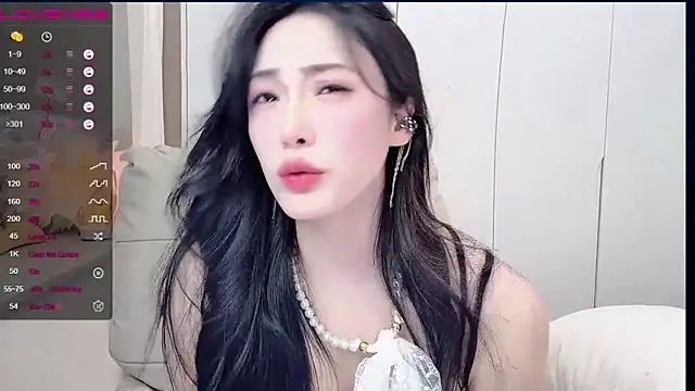 uuxiaocai's Stripchat show and profile