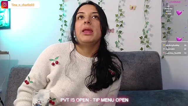 Tina_4_Charlie live sex cam