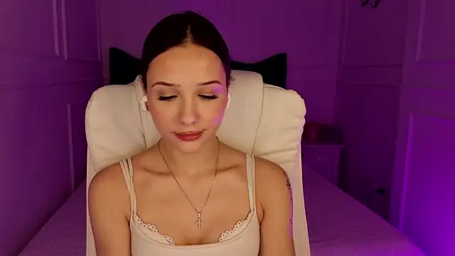 baby_brunettee_ webcam