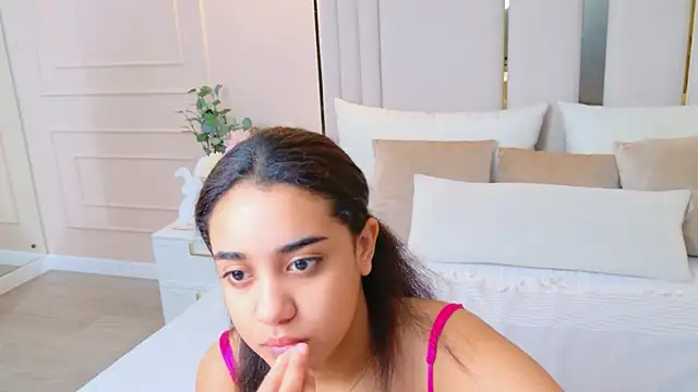 Luna_Cortier webcam