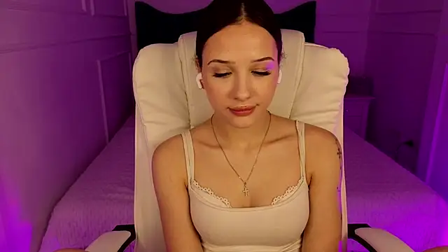 baby_brunettee_ webcam