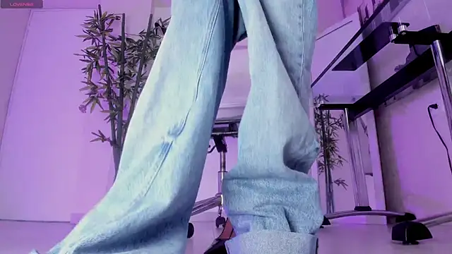 hannah_howeell__ webcam