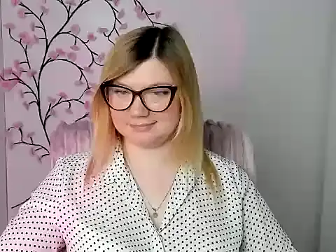 lola_moree - Lola_moree's free webcam - UK Sex Cams