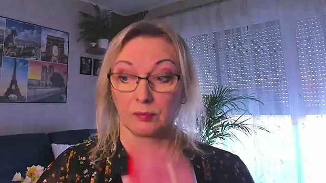 vanessa_chat - Vanessa_chat's free webcam - UK Sex Cams