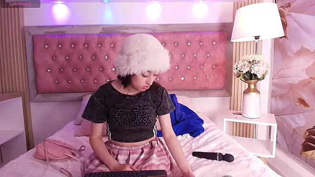 online camsex Shy Cherry 