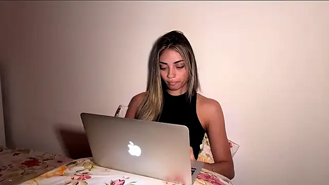 MarlysZlotnick webcam