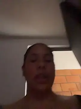 downsonMia Stripchat cam model