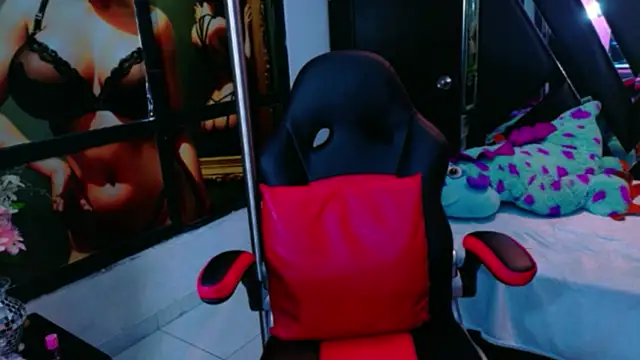 Ivony_Giselle webcam