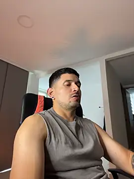 TroyeSavage Live Webcam on Stripchat