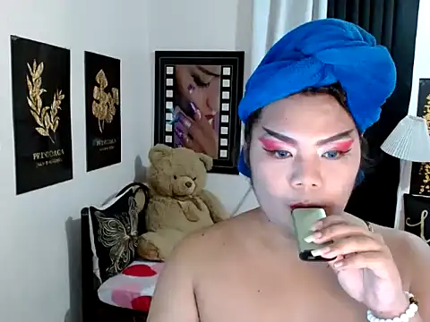 TSbrianaHugeCock webcam