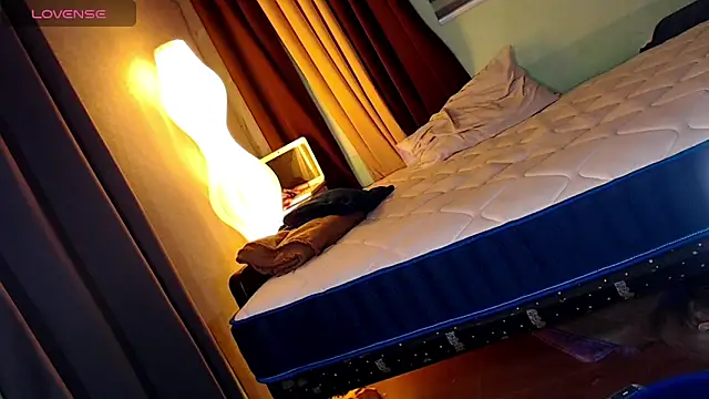 creamycum_celinexx - Creamycum_celinexx's free webcam - UK Sex Cams