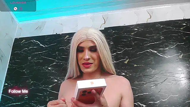 crislingery_dolli webcam