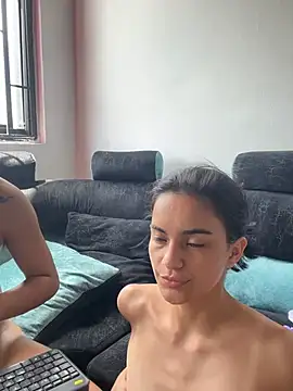 bliinkii_and_luka_ webcam