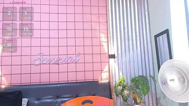 mensia_hernandz webcam