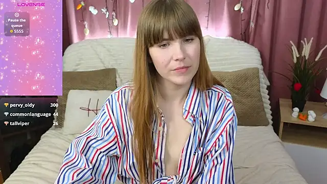 EmilyCuper_ webcam