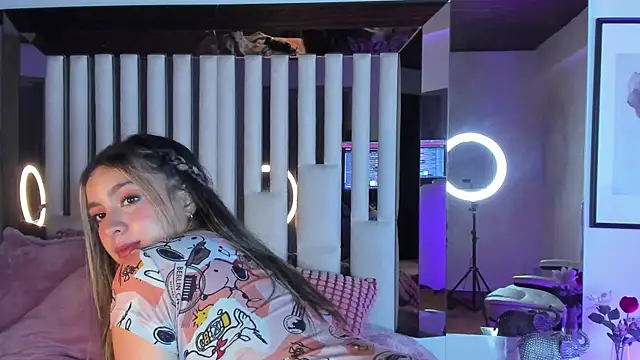 Cloee_Rainbow1 webcam