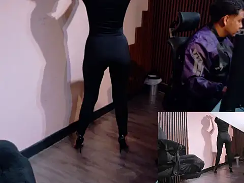 striptease chatroom Desk Desire