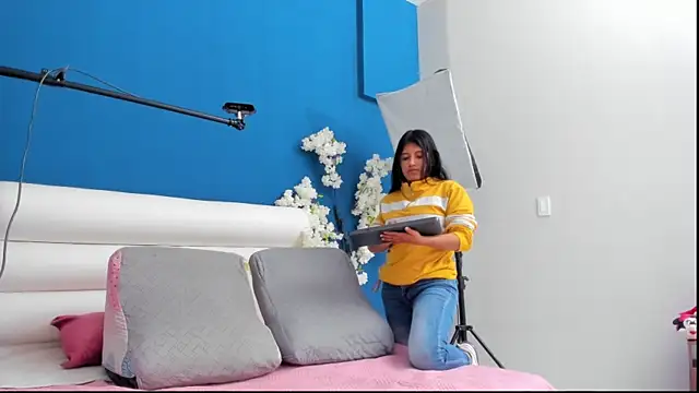 real live web cam Letty Straus