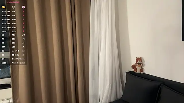 Ur_neighbor_Kira webcam