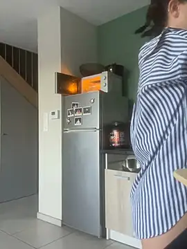 Viens t’amuser avec moi  👅💦, tips pref : 51,101,200 contrôle 🐱🦁🍒🍑💦Show pv ouvert 🍑