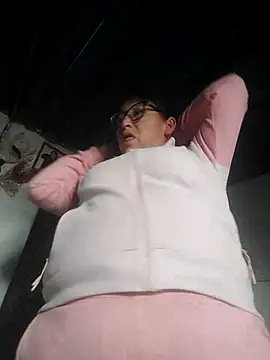 clarita_01 - Clarita_01's free webcam - UK Sex Cams