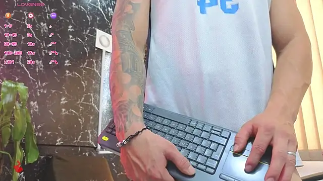 Alexander_ferre webcam