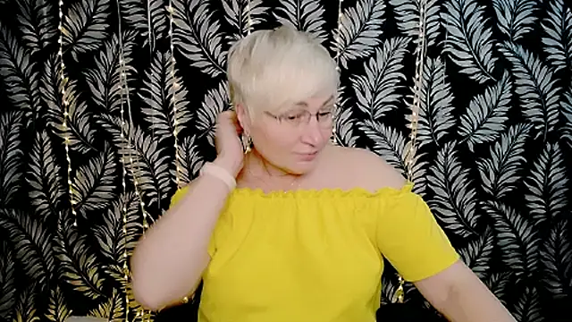 Olivia_playful webcam