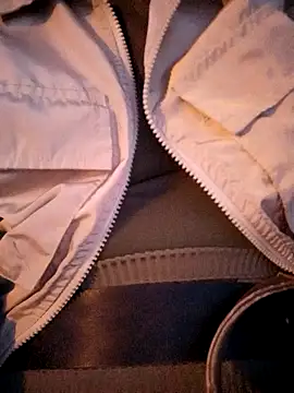 Sandrasweetgirl webcam