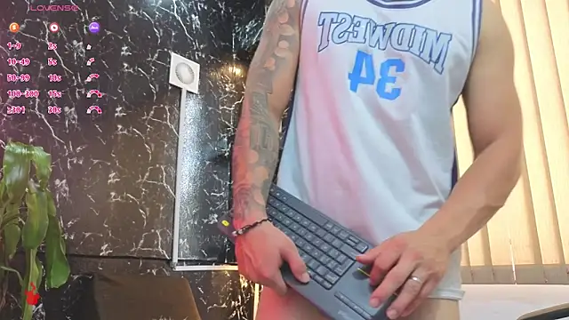 Alexander_ferre webcam