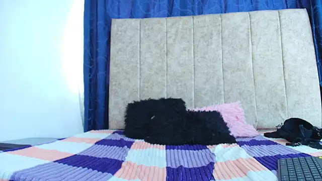 Slut_Full_Messy webcam