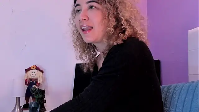 charlotte11-11 - Charlotte11-11's free webcam - UK Sex Cams