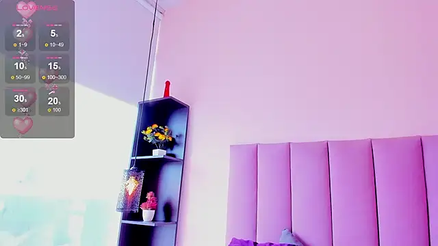 violet_myerrs webcam