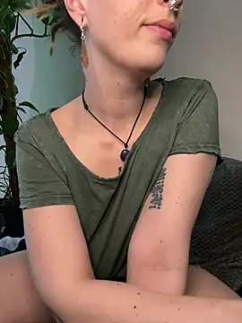 MenaDreadfull webcam