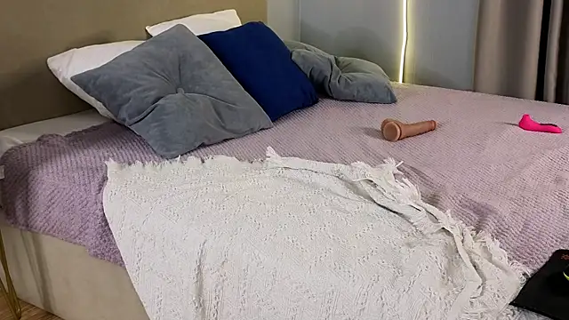 Vixaria Stripchat cam model