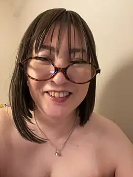 Mitsuco_surflady Live Webcam on Stripchat