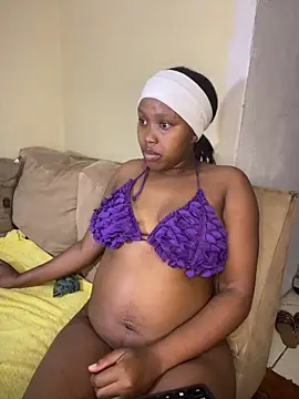 Prettiestheavenly webcam