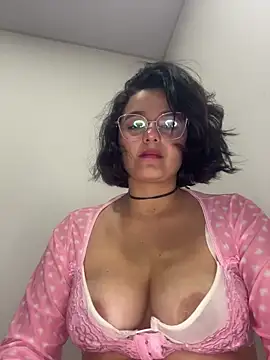 Webcam Model (kaet_)  is live.Free join now!