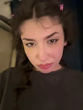 ScarletBloom_ webcam