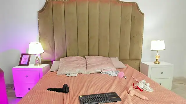 Alessiia_Moon webcam