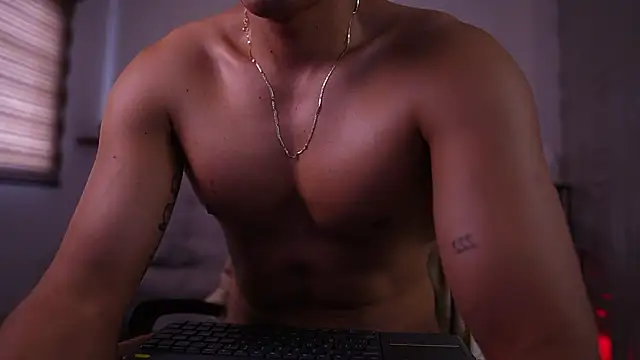 Tayler_Cross_ webcam