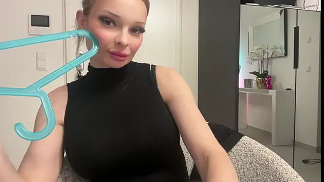 HannaXLove from StripChat is Freechat