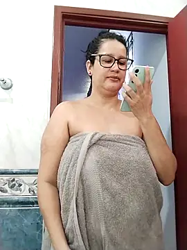 keilymadam - Keilymadam's free webcam - UK Sex Cams