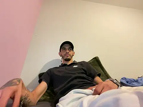 Rebeu313 live sex cam