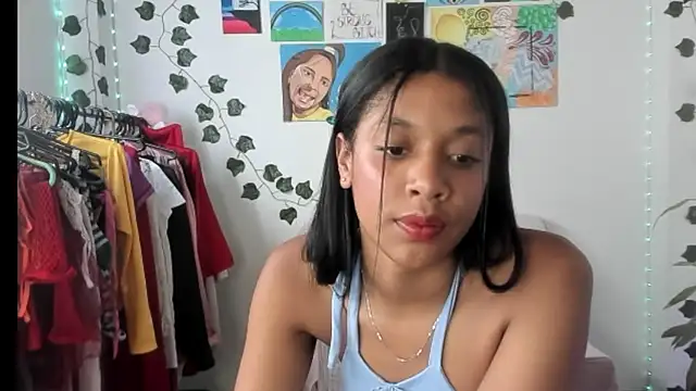 ElectraaJoness webcam